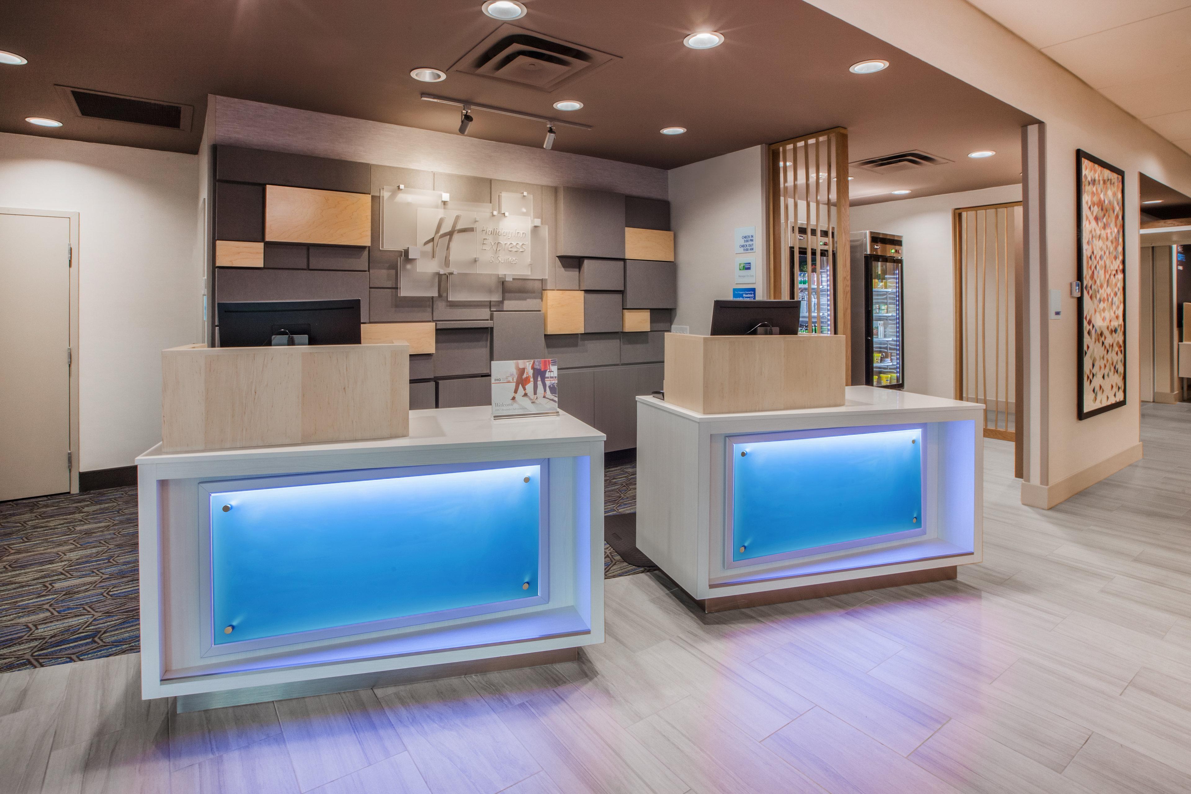 Holiday Inn Express & Suites - Kingfisher, An Ihg Hotel Екстер'єр фото