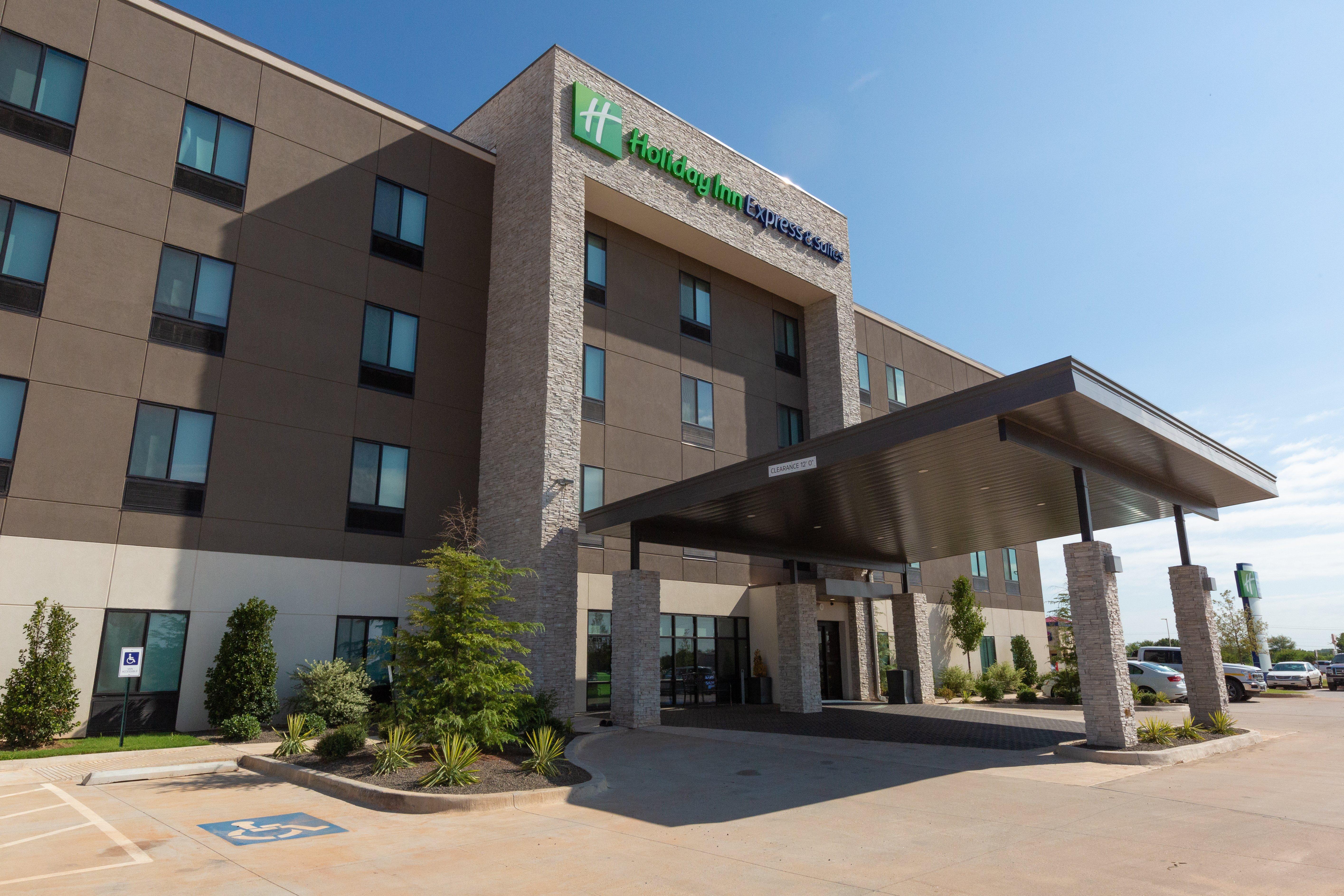 Holiday Inn Express & Suites - Kingfisher, An Ihg Hotel Екстер'єр фото